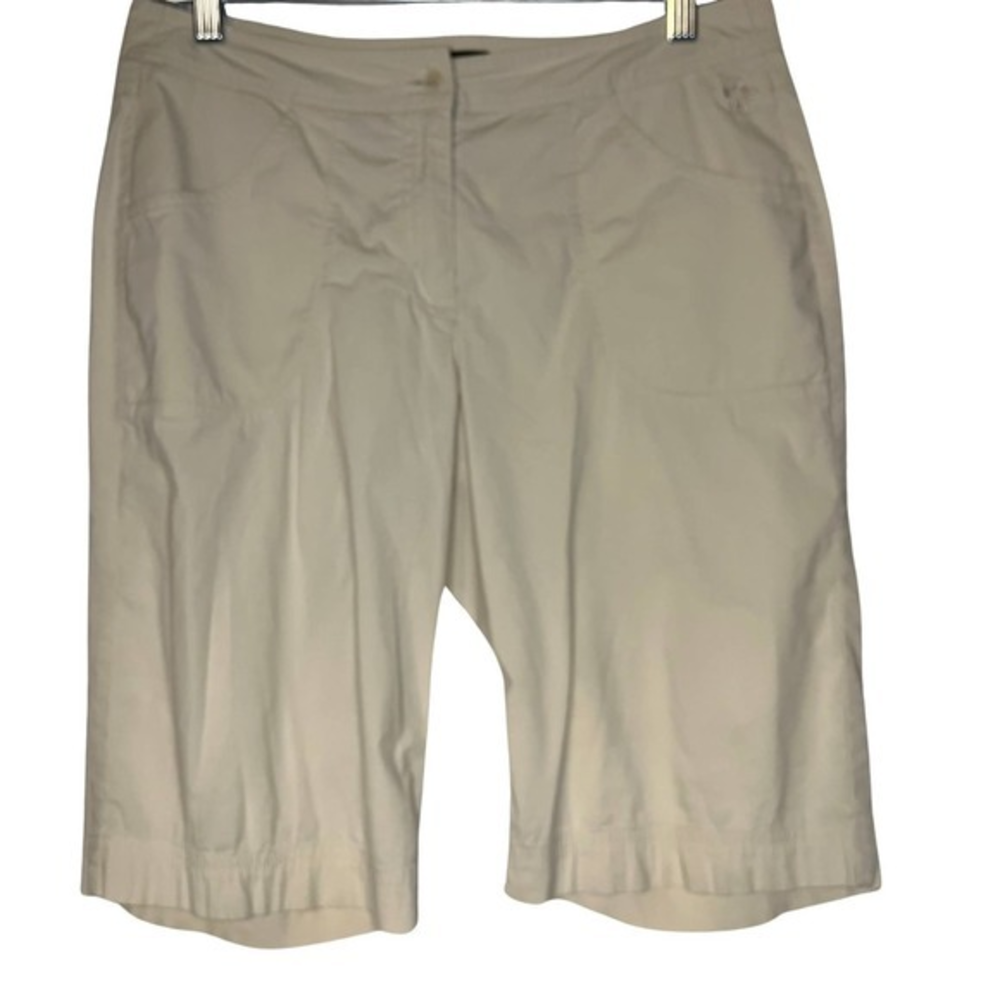 Tommy Bahama 18 Women's Golf Bermuda Shorts Cream Size 6